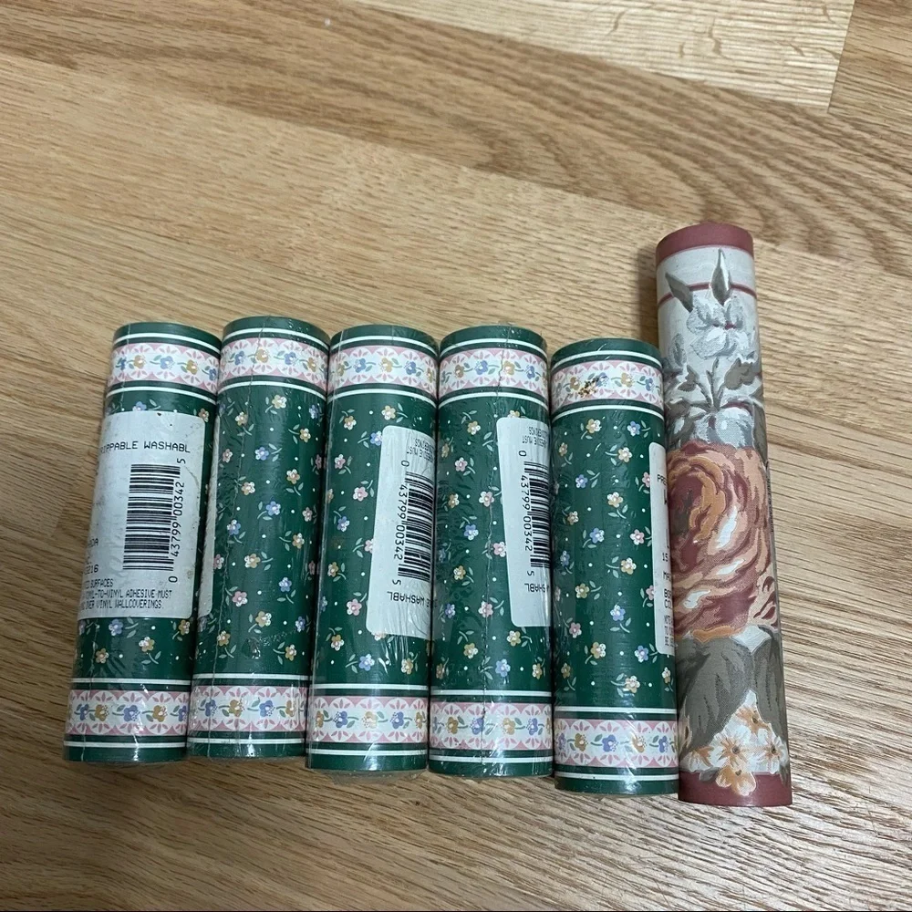 Vintage wallpaper border